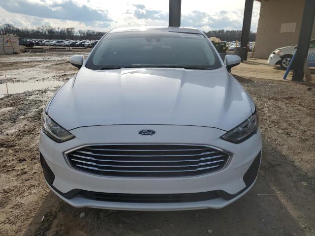 3FA6P0T93KR259705 - 2019 FORD FUSION SE WHITE photo 5