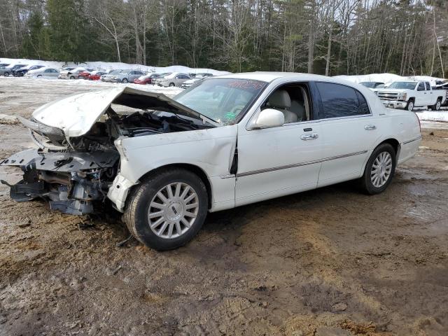 1LNHM82W53Y653528 - 2003 LINCOLN TOWN CAR SIGNATURE WHITE photo 1