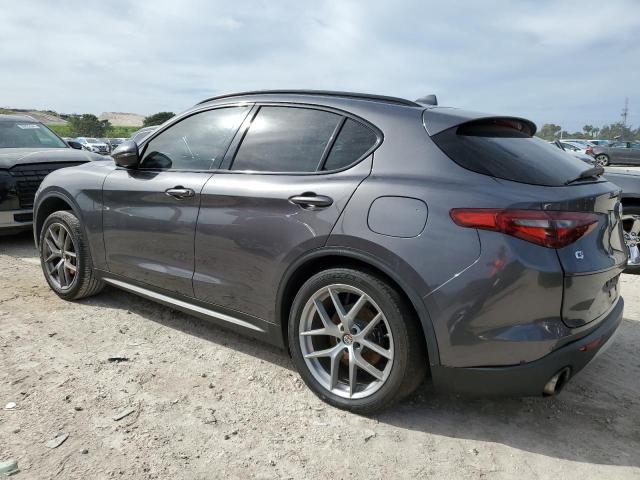 ZASFAKNN0J7B68065 - 2018 ALFA ROMEO STELVIO TI SPORT GRAY photo 2