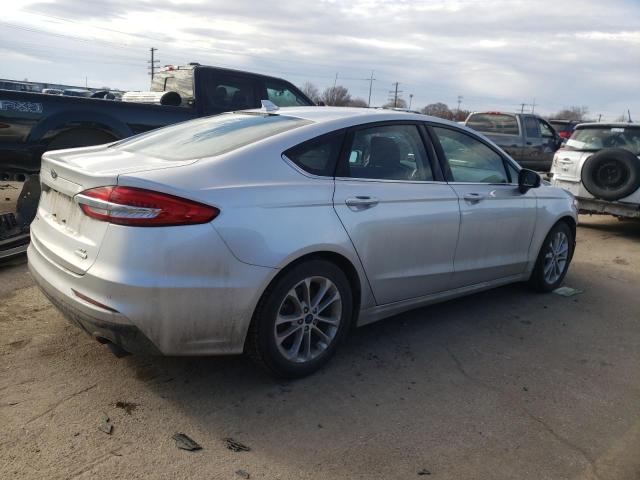 3FA6P0HD2KR255562 - 2019 FORD FUSION SE SILVER photo 3