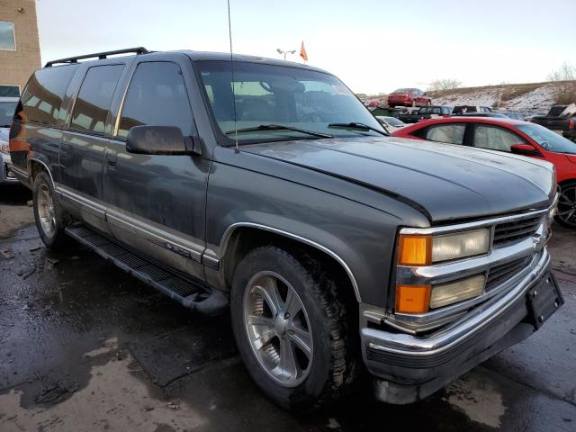 1GNEC16R6XJ388758 - 1999 CHEVROLET SUBURBAN C1500 GRAY photo 4