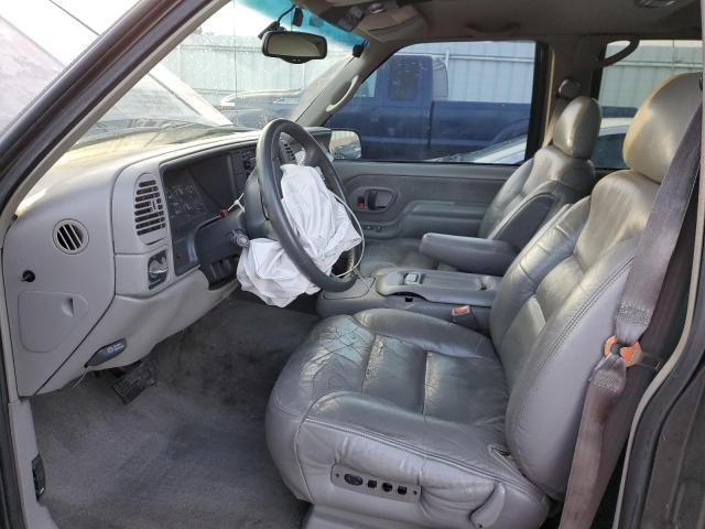 1GNEC16R6XJ388758 - 1999 CHEVROLET SUBURBAN C1500 GRAY photo 7