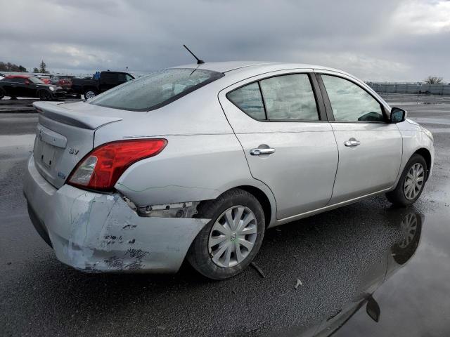 3N1CN7AP4JK402524 - 2018 NISSAN VERSA S SILVER photo 3