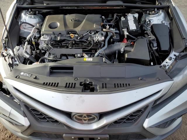 4T1G11AK7PU155225 - 2023 TOYOTA CAMRY SE NIGHT SHADE SILVER photo 11