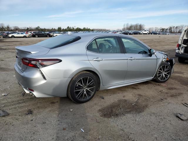 4T1G11AK7PU155225 - 2023 TOYOTA CAMRY SE NIGHT SHADE SILVER photo 3