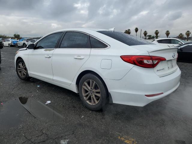 5NPE24AF3FH210291 - 2015 HYUNDAI SONATA SE WHITE photo 2