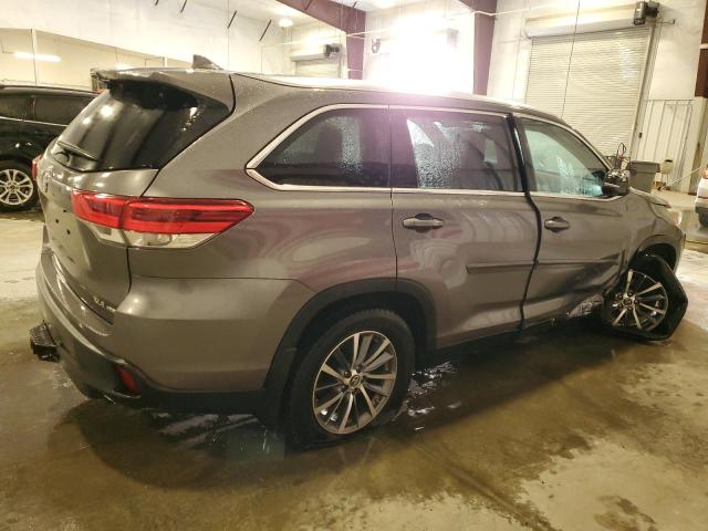 5TDJZRFH5KS732829 - 2019 TOYOTA HIGHLANDER SE GRAY photo 3