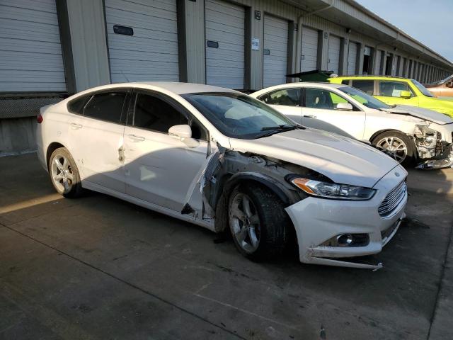 3FA6P0H77GR180245 - 2016 FORD FUSION SE WHITE photo 4