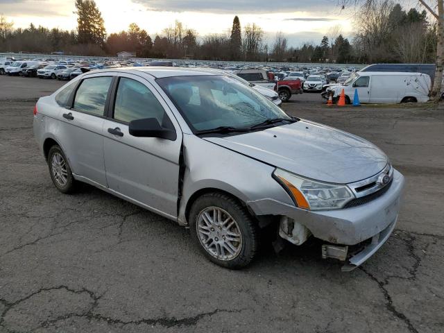 1FAHP3FN6BW151109 - 2011 FORD FOCUS SE SILVER photo 4