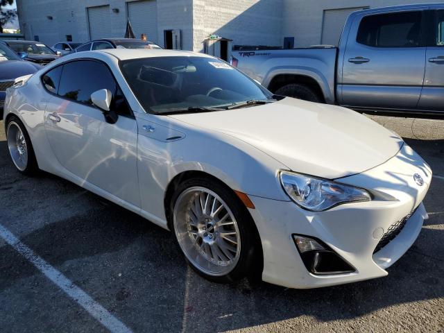 JF1ZNAA13F9700319 - 2015 TOYOTA SCION FR-S თეთრი ფოტო 4