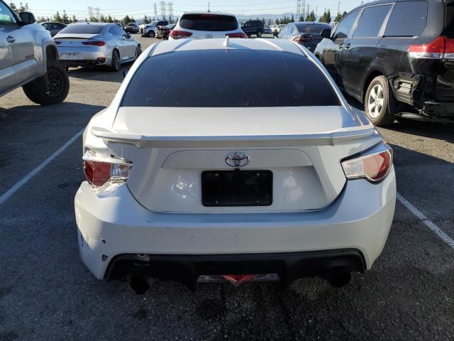 JF1ZNAA13F9700319 - 2015 TOYOTA SCION FR-S თეთრი ფოტო 6