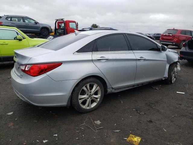 5NPEC4AC2BH279986 - 2011 HYUNDAI SONATA SE SILVER photo 3