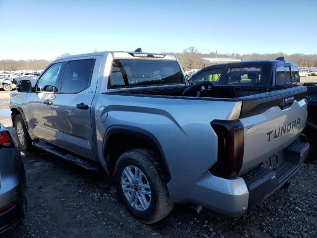 5TFLA5AB6NX012207 - 2022 TOYOTA TUNDRA CREWMAX SR SILVER photo 2