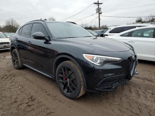 ZASPAKBN4K7C49676 - 2019 ALFA ROMEO STELVIO TI BLACK photo 4