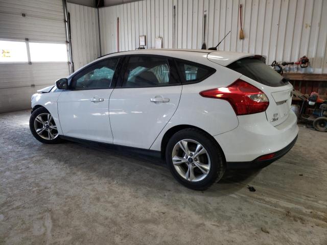 1FADP3K27EL238422 - 2014 FORD FOCUS SE WHITE photo 2