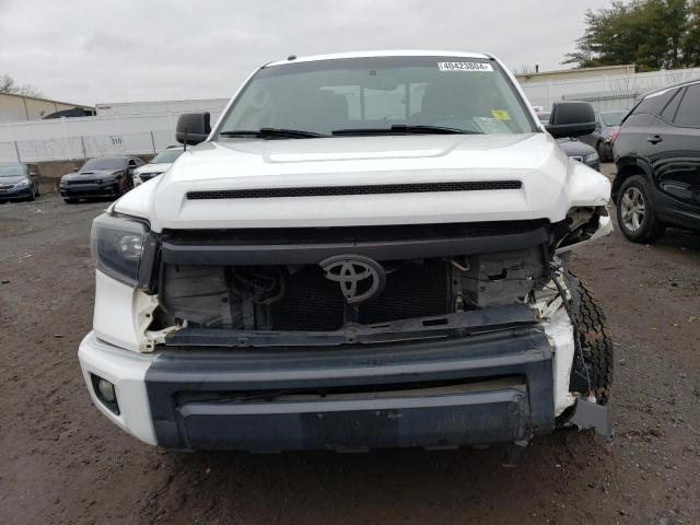 5TFUY5F18EX323752 - 2014 TOYOTA TUNDRA DOUBLE CAB SR/SR5 WHITE photo 5
