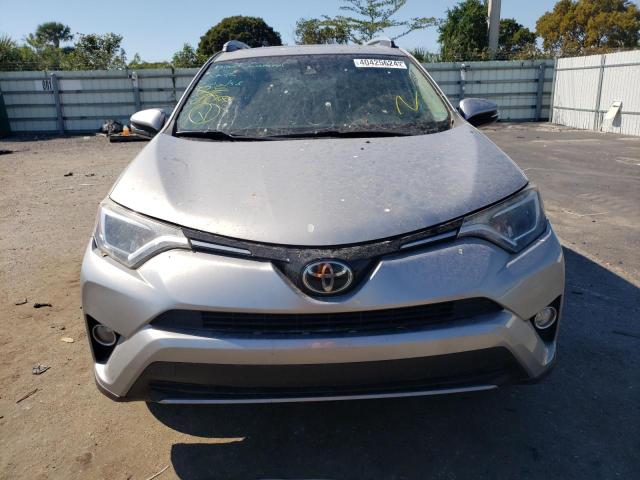 2T3WFREV3HW334080 - 2017 TOYOTA RAV4 XLE SILVER photo 5