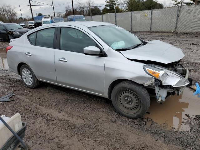 3N1CN7AP6KL824256 - 2019 NISSAN VERSA S SILVER photo 4