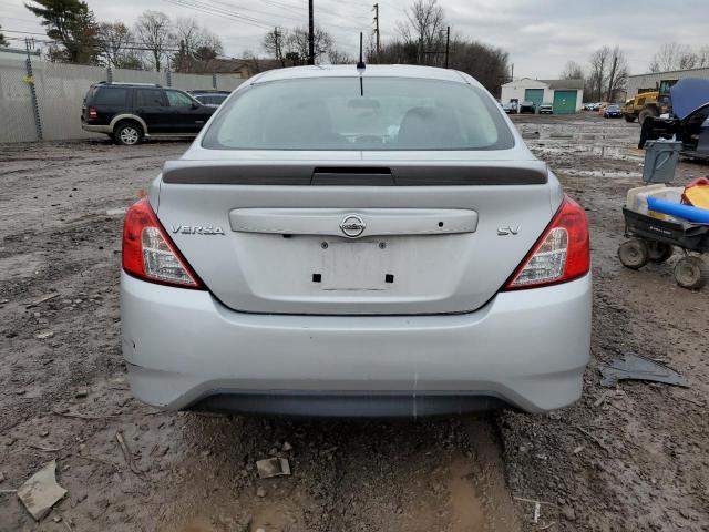 3N1CN7AP6KL824256 - 2019 NISSAN VERSA S SILVER photo 6