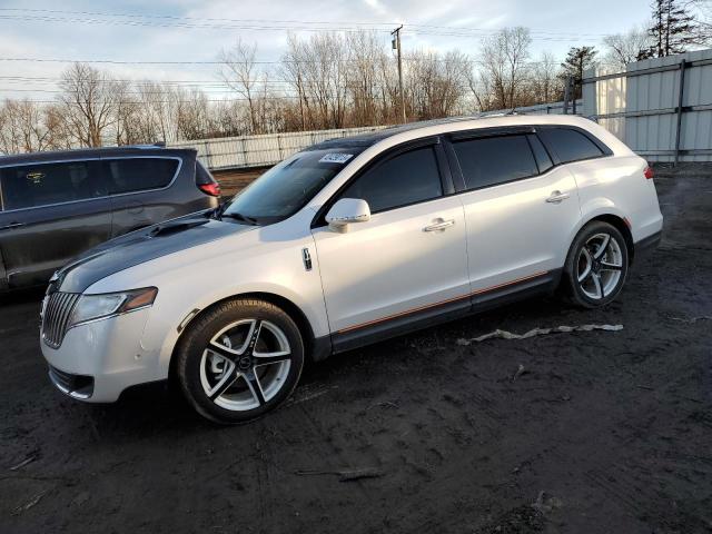 2LMHJ5AT6ABJ50104 - 2010 LINCOLN MKT WHITE photo 1