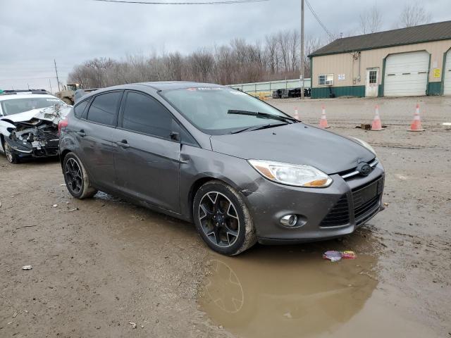 1FAHP3K25CL360193 - 2012 FORD FOCUS SE GRAY photo 4