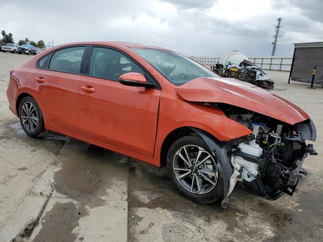 3KPF24AD8RE699413 - 2024 KIA FORTE LX ORANGE photo 4