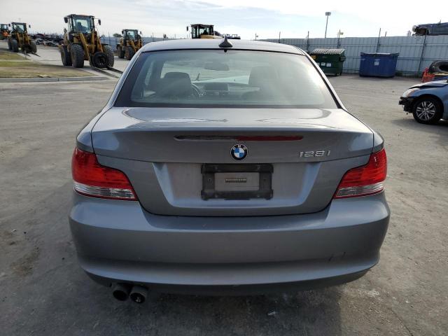 WBAUP9C5XAVF49413 - 2010 BMW 128 I GRAY photo 6