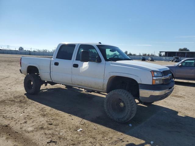 1GCGK23U74F194399 - 2004 CHEVROLET SILVERADO K2500 WHITE photo 4