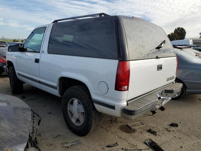 3GNEK18R8XG230245 - 1999 CHEVROLET TAHOE K1500 WHITE photo 2