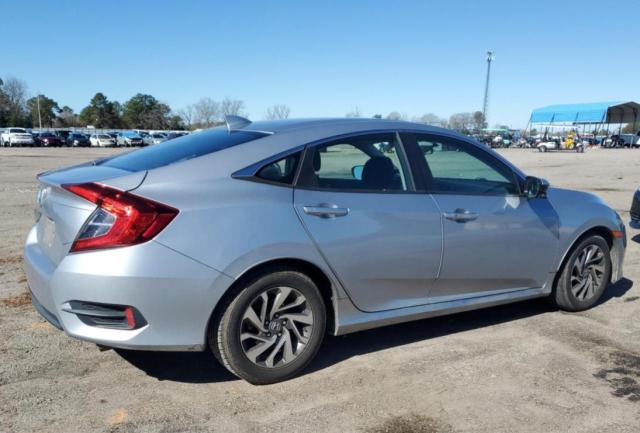 2HGFC2F72JH587043 - 2018 HONDA CIVIC EX SILVER photo 3