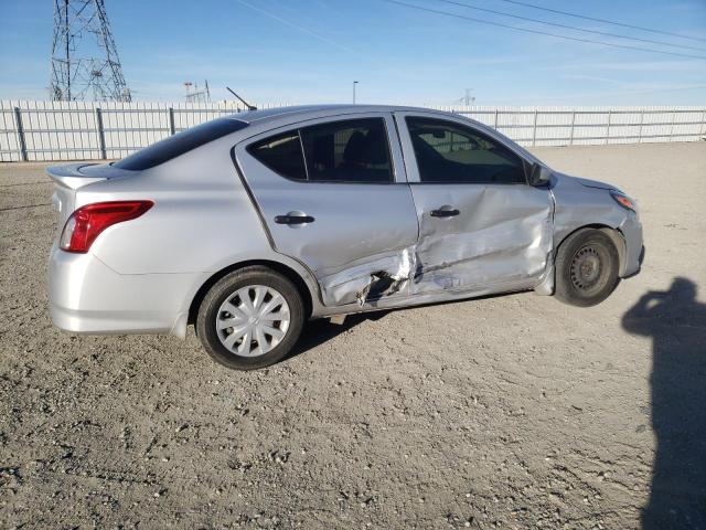 3N1CN7AP8JL804492 - 2018 NISSAN VERSA S GRAY photo 3