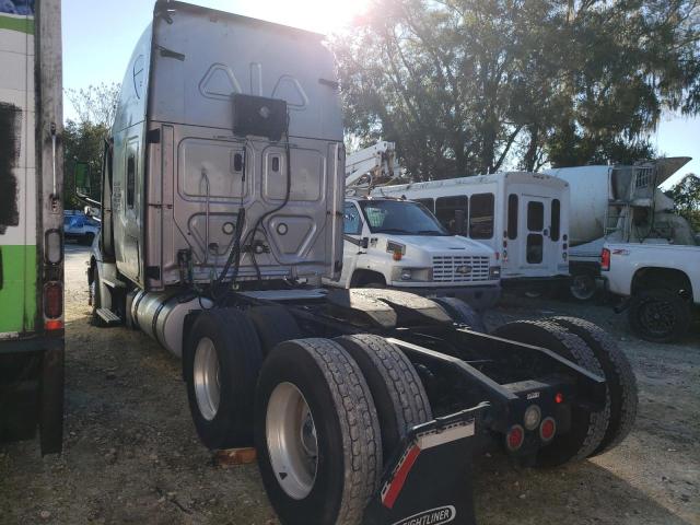 1FUJHHDR9LLLX4669 - 2020 FREIGHTLINER CASCADIA 1 SILVER photo 3