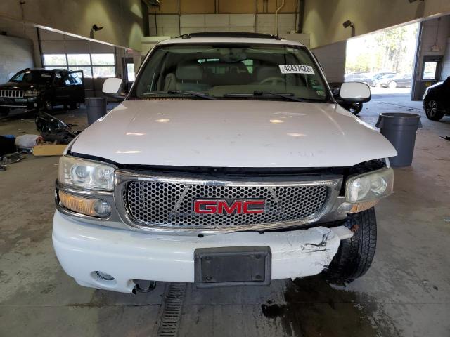 1GKEK63U84J211565 - 2004 GMC YUKON DENA WHITE photo 5