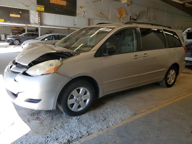 5TDZK23C27S019336 - 2007 TOYOTA SIENNA CE SILVER photo 1