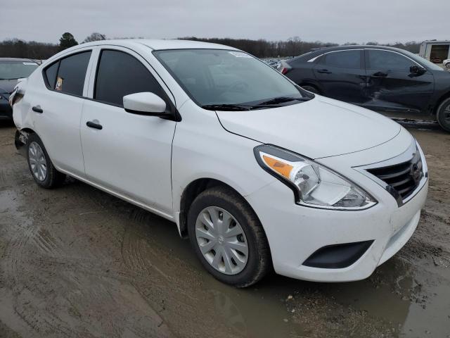 3N1CN7APXKL810568 - 2019 NISSAN VERSA S WHITE photo 4