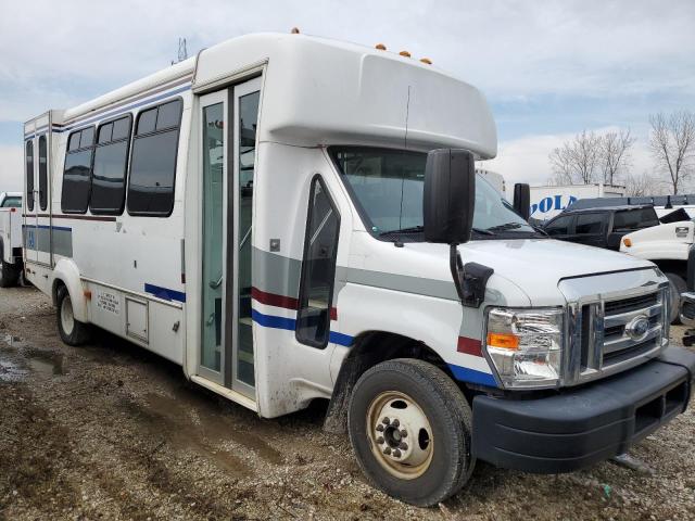 1FDFE4FS7JDC27820 - 2018 FORD ECONOLINE E450 SUPER DUTY CUTAWAY VAN WHITE photo 1