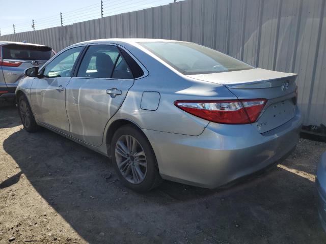 4T1BF1FK5GU552825 - 2016 TOYOTA CAMRY SE LE 银色 照片 2