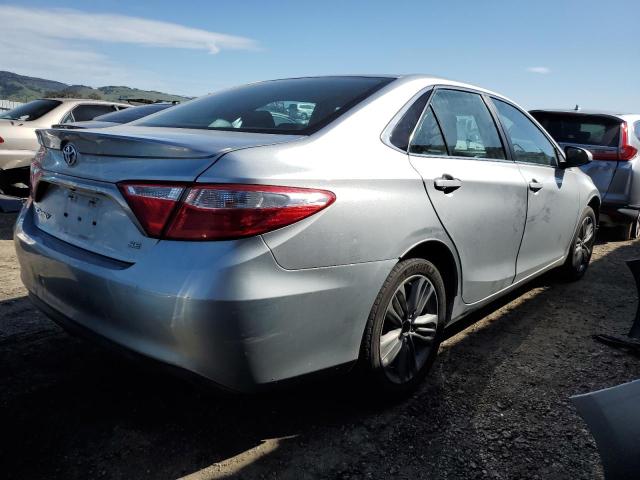 4T1BF1FK5GU552825 - 2016 TOYOTA CAMRY SE LE 银色 照片 3