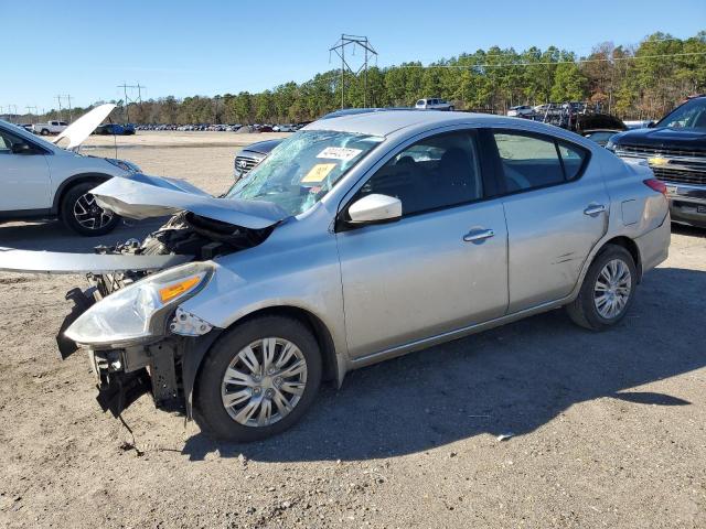 3N1CN7AP9FL813788 - 2015 NISSAN VERSA S SILVER photo 1