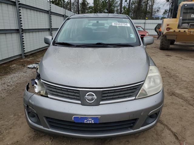 3N1BC11E09L410526 - 2009 NISSAN VERSA S SILVER photo 5