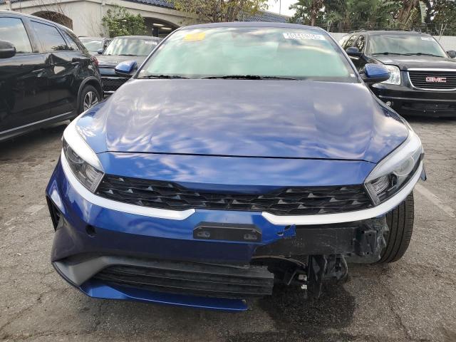 3KPF24AD3PE551957 - 2023 KIA FORTE LX BLUE photo 5