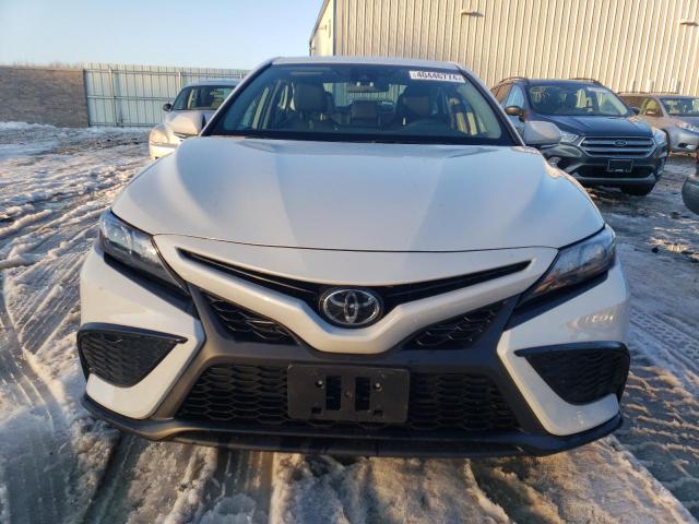 4T1G11BK5PU080619 - 2023 TOYOTA CAMRY SE NIGHT SHADE SILVER photo 5