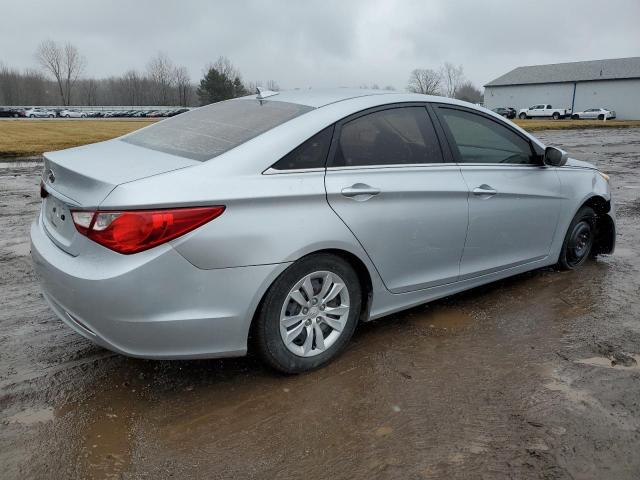 5NPEB4AC5CH375552 - 2012 HYUNDAI SONATA GLS SILVER photo 3