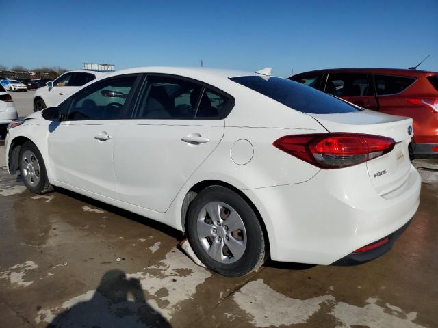 3KPFK4A71JE247009 - 2018 KIA FORTE LX WHITE photo 2