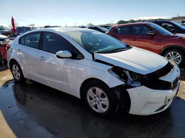 3KPFK4A71JE247009 - 2018 KIA FORTE LX WHITE photo 4