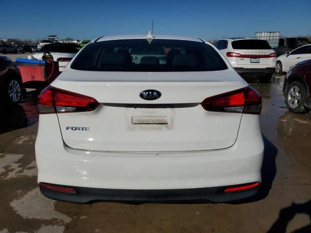 3KPFK4A71JE247009 - 2018 KIA FORTE LX WHITE photo 6