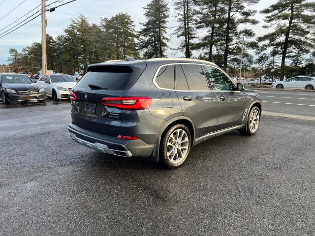 5UXCR6C54KLK88666 - 2019 BMW X5 XDRIVE40I GRAY photo 3