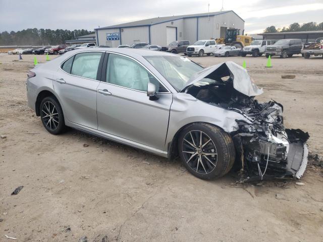 4T1G11AK6PU742547 - 2023 TOYOTA CAMRY SE NIGHT SHADE SILVER photo 4