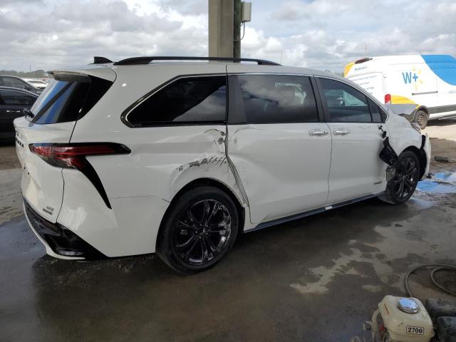 5TDXRKEC4MS021262 - 2021 TOYOTA SIENNA XSE WHITE photo 3