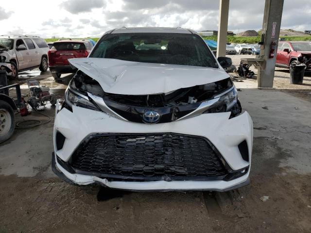 5TDXRKEC4MS021262 - 2021 TOYOTA SIENNA XSE WHITE photo 5